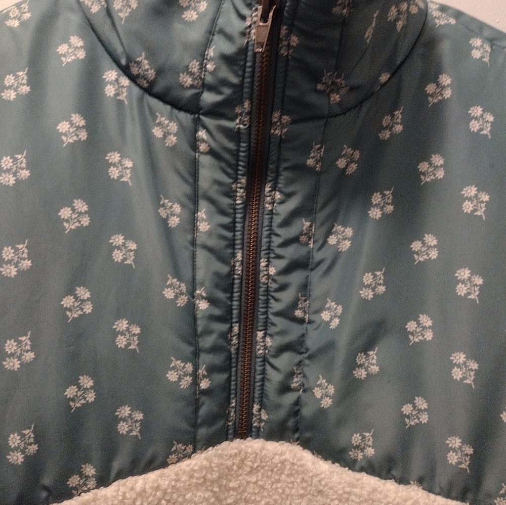 Universal Threads Sweatshirt - Picture 4 of 6